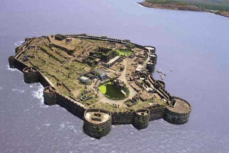 ज़ंज़ीरा किला समुद्र का सम्राट किला शिवाजी से लेकर अंग्रेज़ों तक जीत सका