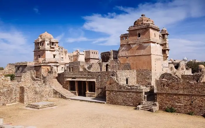 चित्तौड़गढ़ किले का रहस्य किला दुर्ग का इतिहास रानी पद्मावती का जौहर कुंड